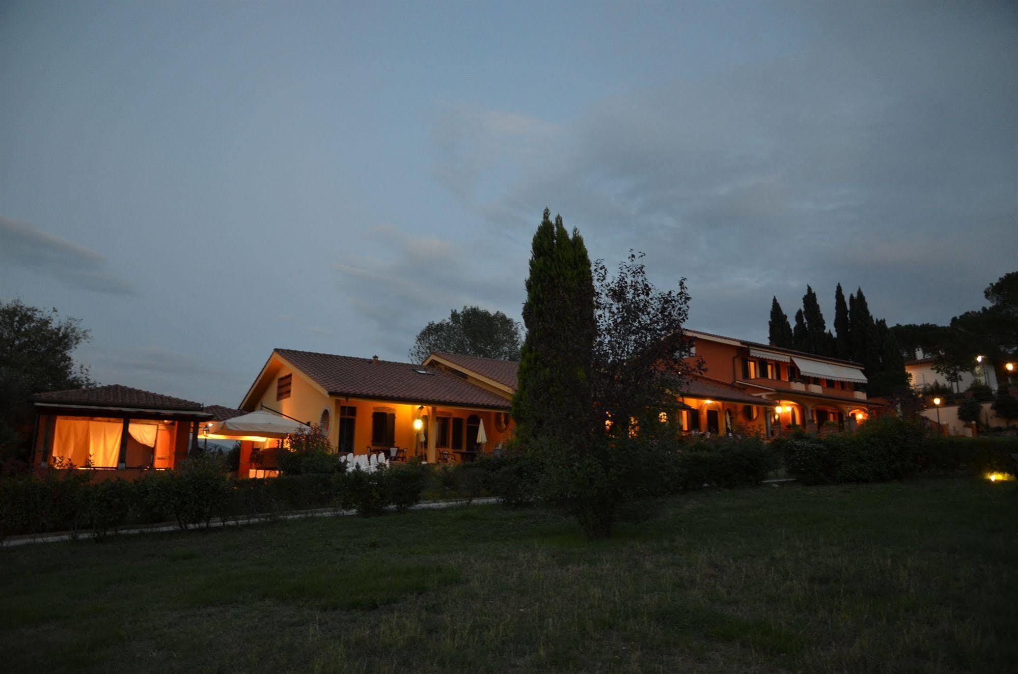 Casa Vacanze Borgo Dei Medici Hostal Cerreto Guidi Exterior foto